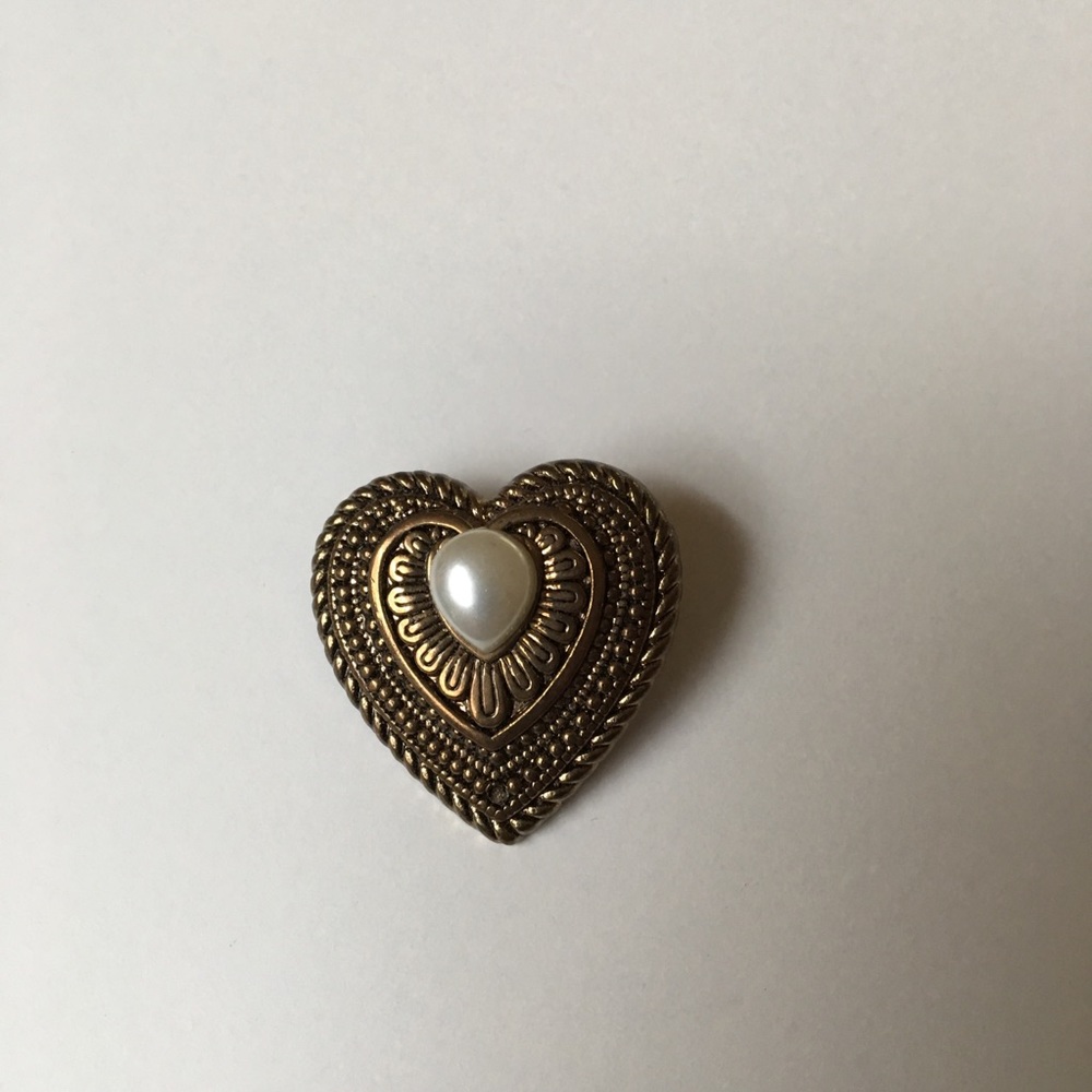 ⭐️Vintage brooch trending style⭐️